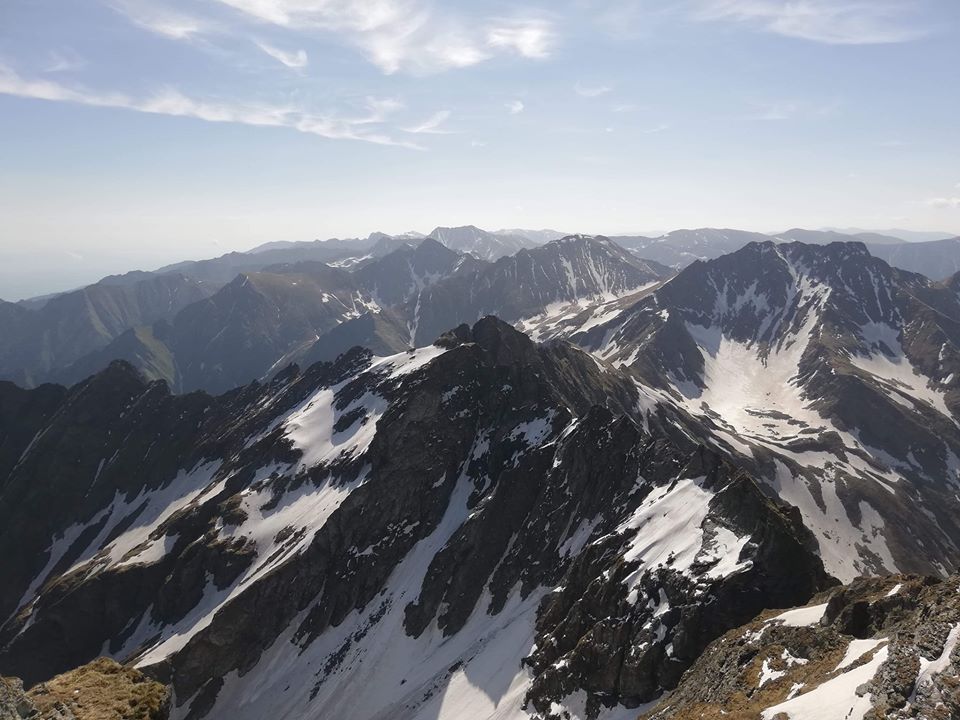 (Foto/Video) Record. Doi frați din Cluj au reușit în doar 9 zile, să cucerească 13 din cele 14 vârfuri montane din România, de peste 2.500 de metri! 2