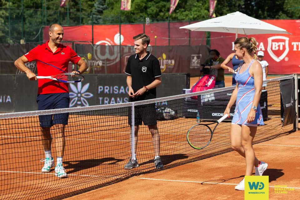 (Foto) Simona Halep la Cluj. A revenit pe terenul de tenis la aproape 6 luni distanţă de la ultimul meci oficial 2