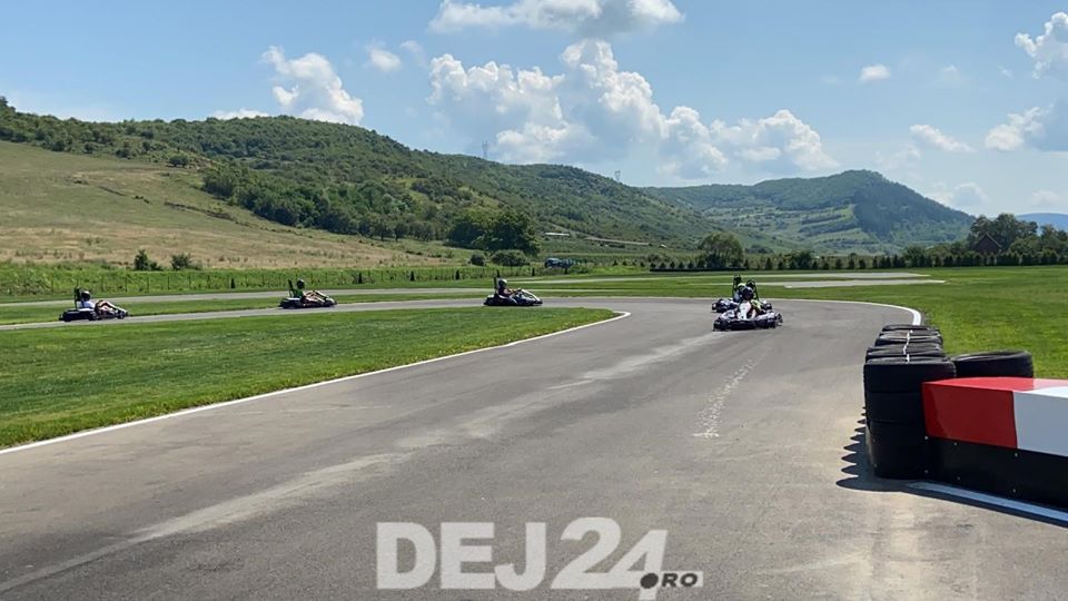Practiced cable hurt Video) Cluj: Complex de karting, unic în Transilvania, deschis la doi pași  de Dej