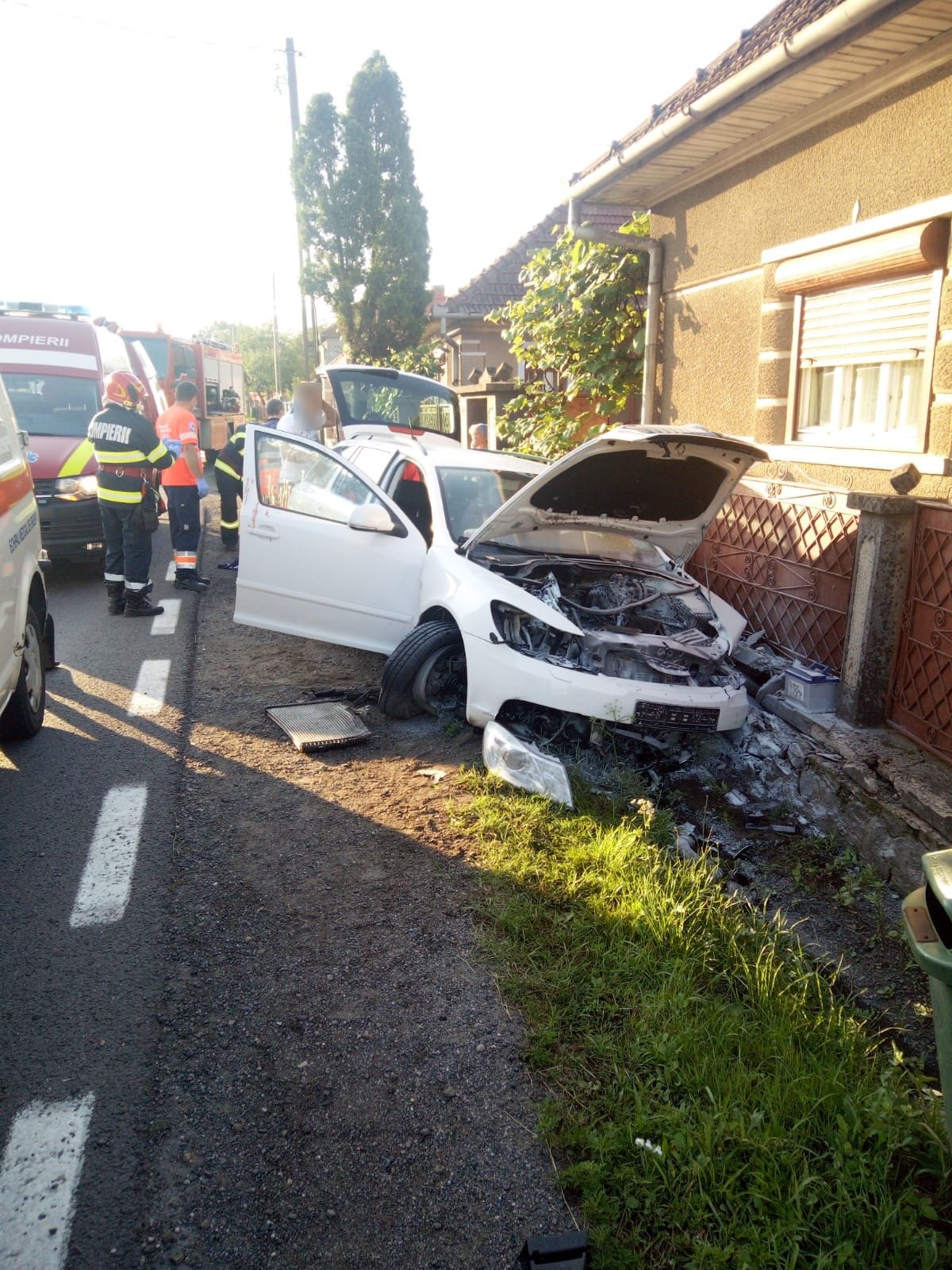 Accident Cluj: Două persoane rănite în această dimineață în Negreni 2