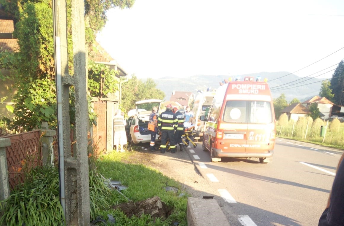 Accident Cluj: Două persoane rănite în această dimineață în Negreni 1