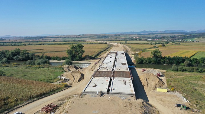 (Video) Rușine națională. Pe lotul 2 al autostrăzii Sebeș - Turda se demolează lucrările deja efectuate. Asociația Pro Infrastructura: „În ritmul actual de muncă este greu de crezut că tronsonul de autostradă se va finaliza în anul 2021” 1