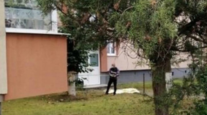Cluj: O femeie a căzut de la etajul 4 al unui bloc de pe Calea Victoriei din Turda. A murit pe loc 1