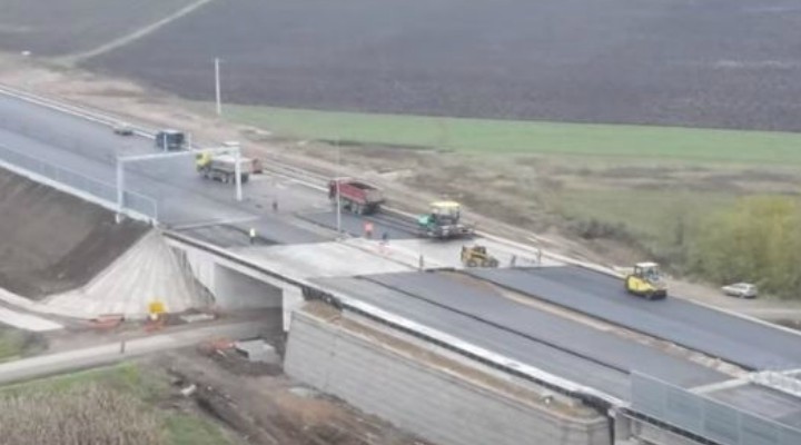 (Video) Finalizat în 2020? Lucrari intense de asfaltare pe lotul 1 Sebeș-Turda 1