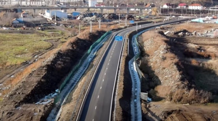 O bucată din autostradă Sebeș-Turda care trece printr-o groapă de gunoi. Reacția CNAIR 1