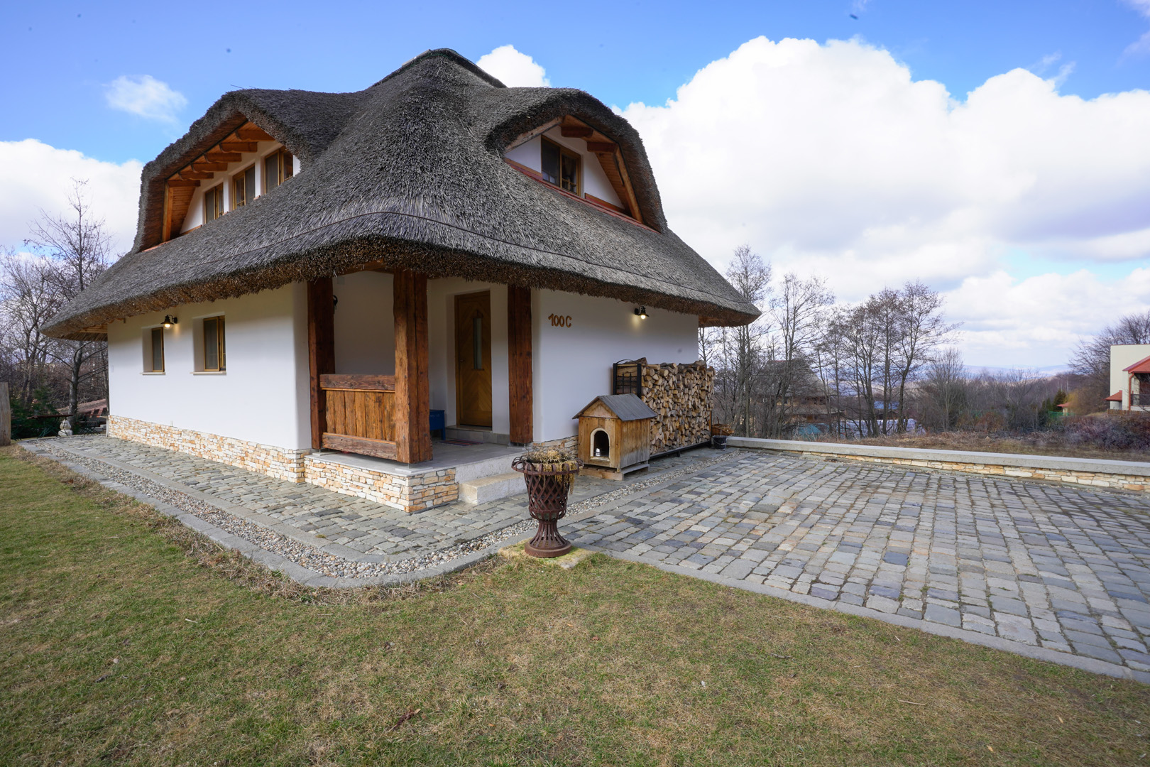 (Foto) Cât costă o casă nouă, dar tradițională, situată lângă Cluj Napoca 1