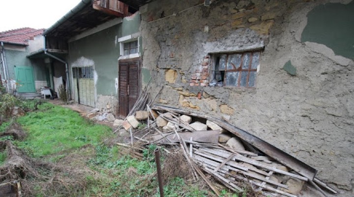 Casă distrusă, din anii '50, se vinde cu 700.000 euro în Cluj Napoca. Prețul pe metru pătrat ajunge la 5.385 euro 1