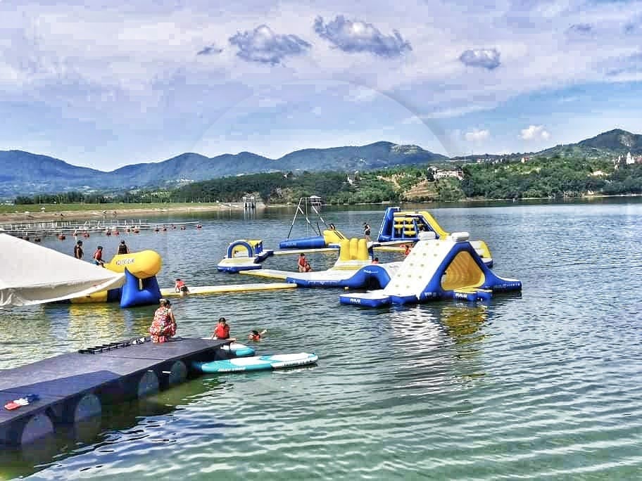 (Foto) S-a deschis un alt parc acvatic potrivit pentru clujeni. Atmosferă de litoral și stațiune montană în același loc 7