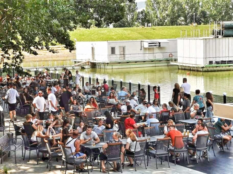 (Foto) S-a deschis un alt parc acvatic potrivit pentru clujeni. Atmosferă de litoral și stațiune montană în același loc 2