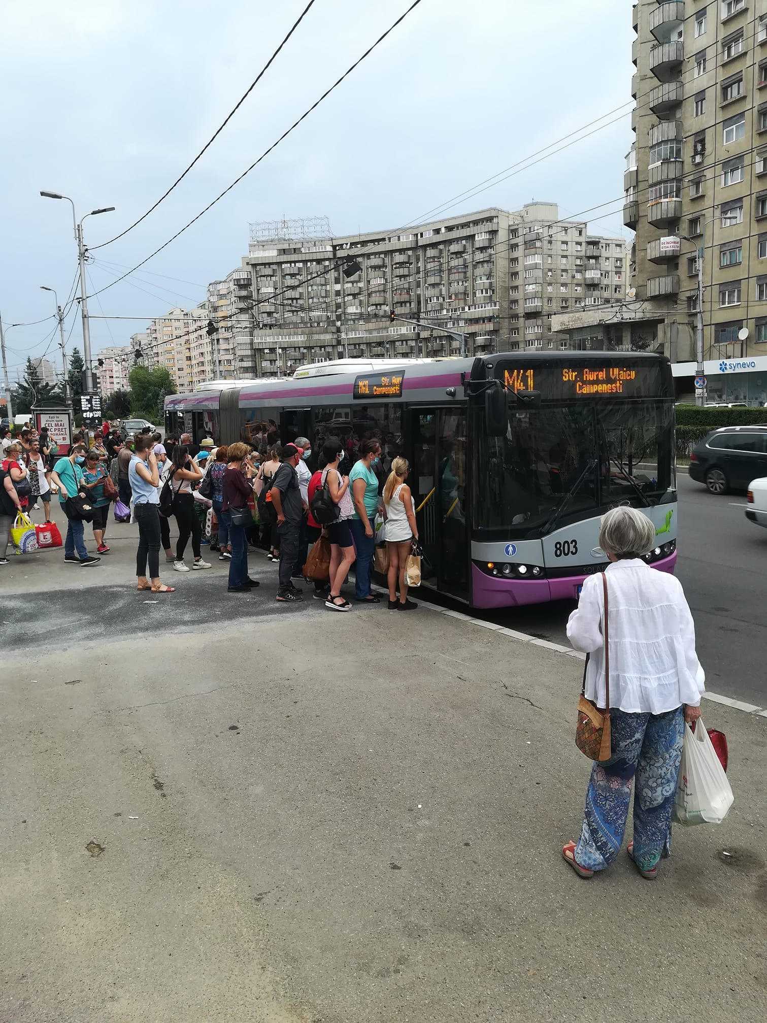 Clujenii sunt disperați din cauza traficului: „După o zi de muncă așteptăm 1 oră și 20 de minute un amărât de autobuz! Mulțumim domnu Neag, mulțumim domnu Boc, multumim CTP!” 1