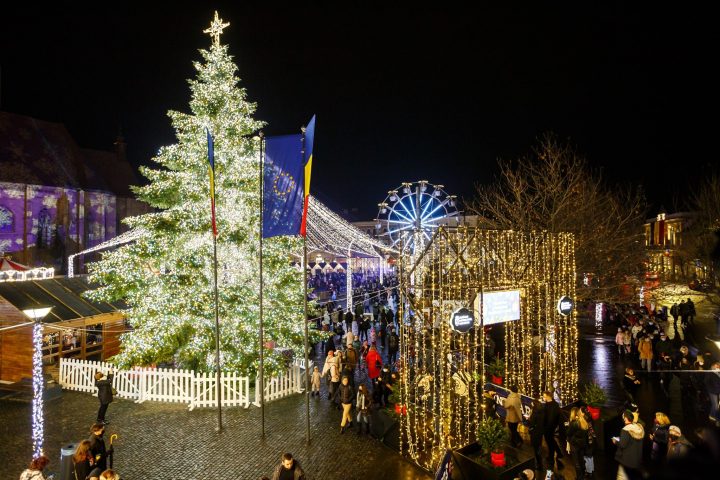 (Foto) București, ce-ai făcut? Hai la Cluj să vezi Brad de Crăciun adevărat! 4