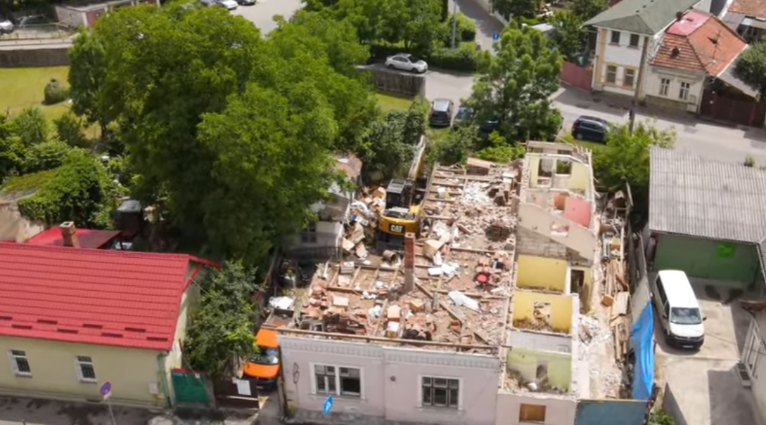 (Video) Cluj: Au început demolările pentru un nou drum între cartierele Grigorescu, Mănăștur și Zorilor 1