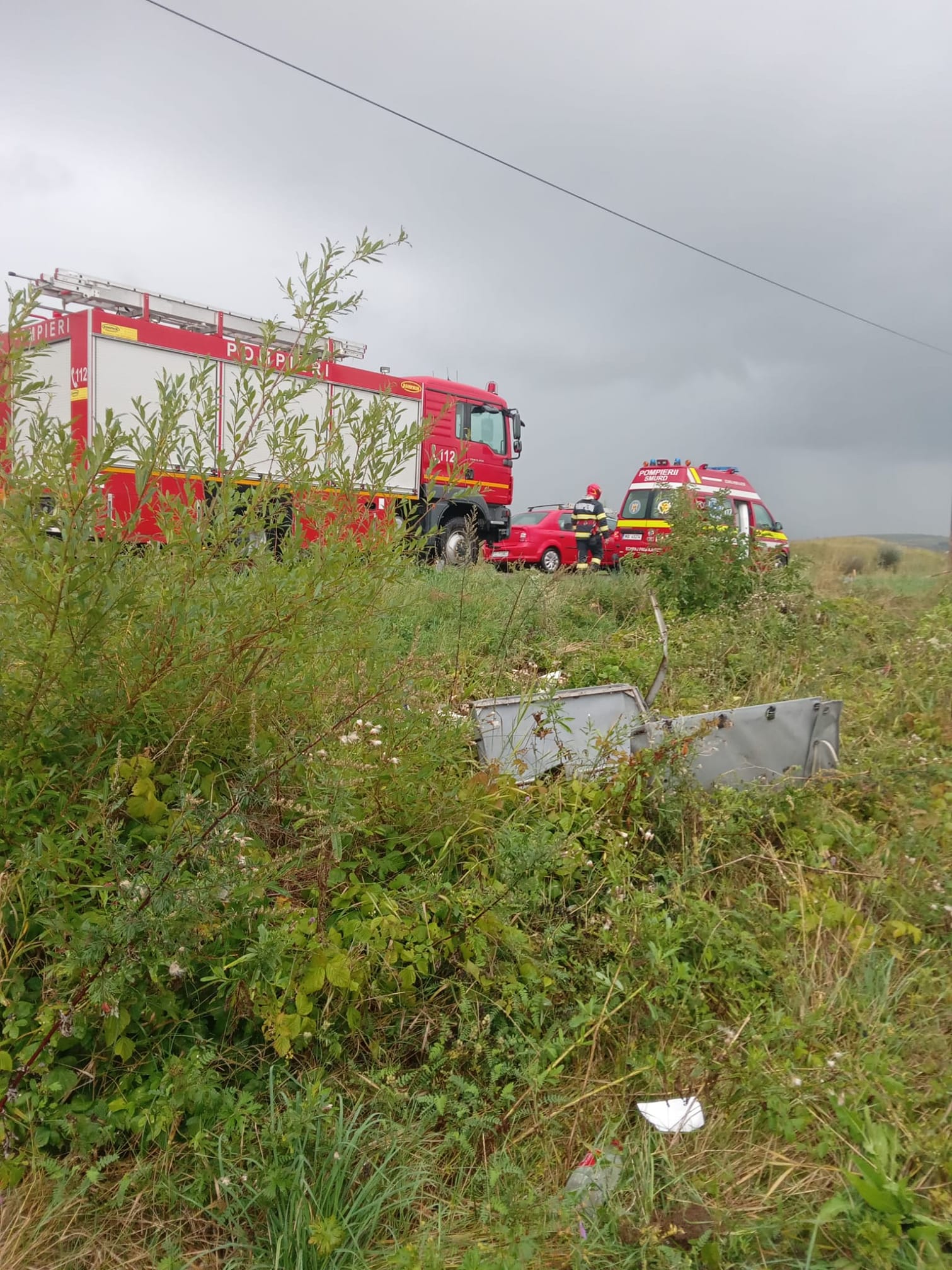 Cluj: Accident grav! Un bărbat a murit iar 2 femei au ajuns la spital după ce Dacia în care se aflau s-a răsturnat 2