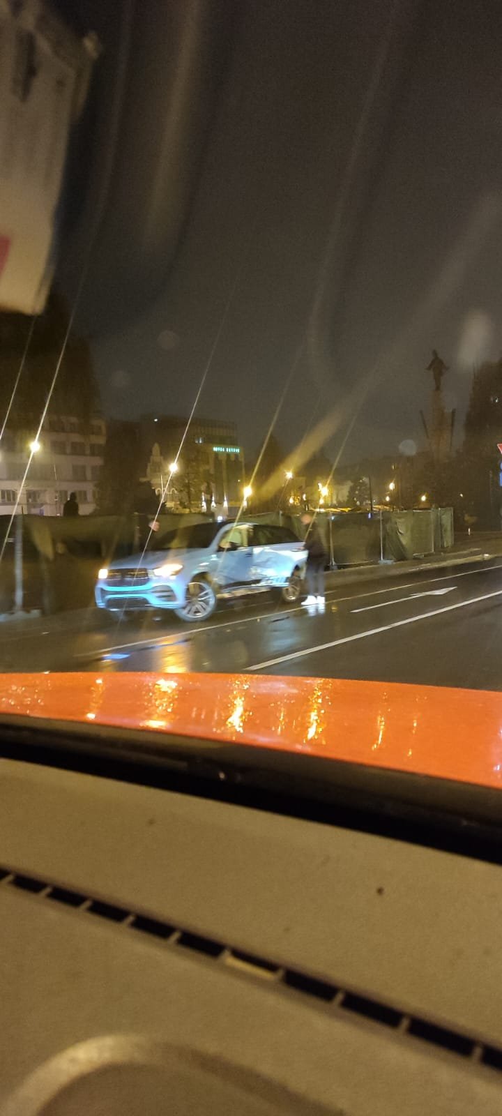 (Foto/Video) Surse. Culiță Sterp, accident în Cluj, la intersecția străzii Eroilor cu Piața Avram Iancu 4