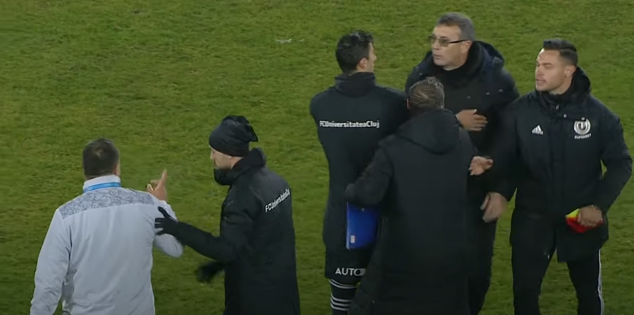 (Video) Eugen Neagoe a sărit la Marius Croitoru pe teren! Ce l-a supărat pe antrenorul Universității Cluj 1