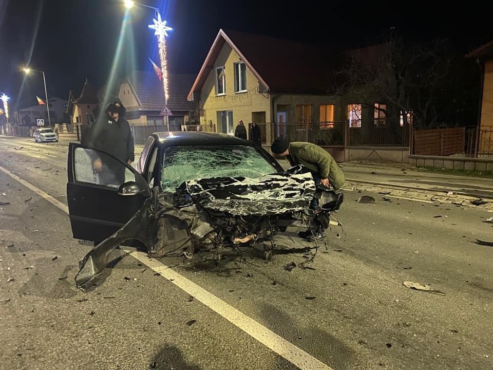 (Foto) Accident Cluj. Trei mașini spulberate. „Passat, Bmw și Golf...Eu aveam aprox 100 km/h, ei 150 de km/h. Se sicanau si mergeau la intimidare” 3