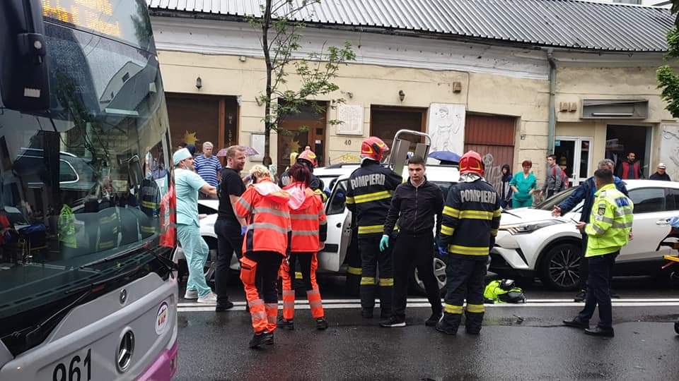 (Video/Foto) Cluj: Accident cu 3 mașini pe Calea Moților 1