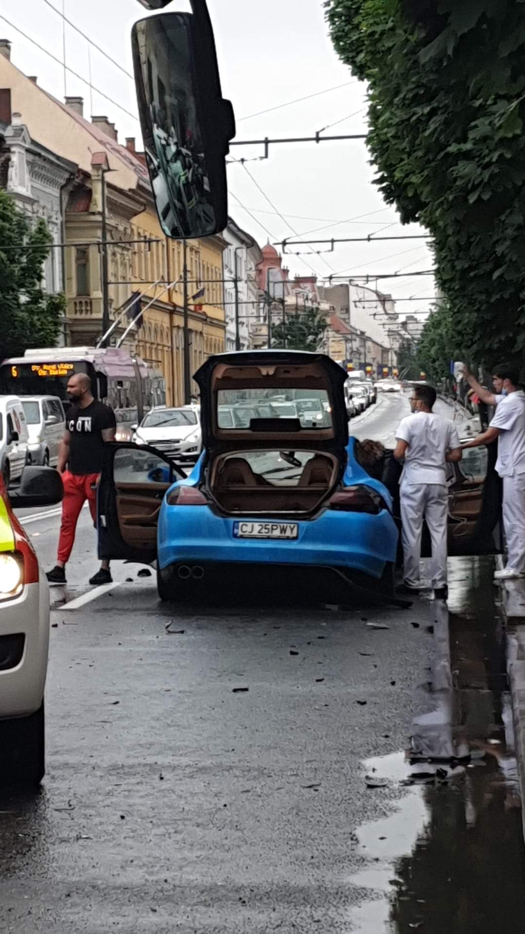 (Video/Foto) Cluj: Accident cu 3 mașini pe Calea Moților 2