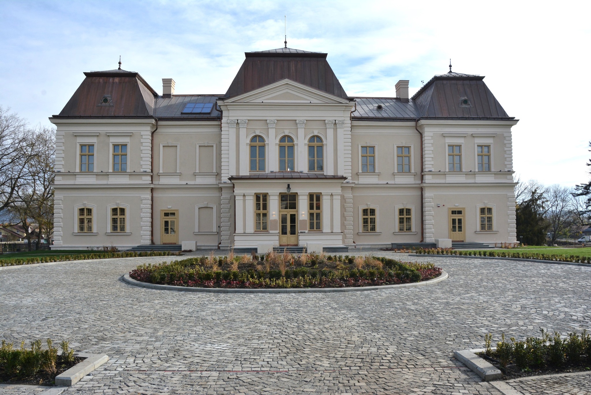 (Foto) Un nou obiectiv turistic în Cluj. Palatul Bánffy din Răscruci a fost restaurat și arată superb 3