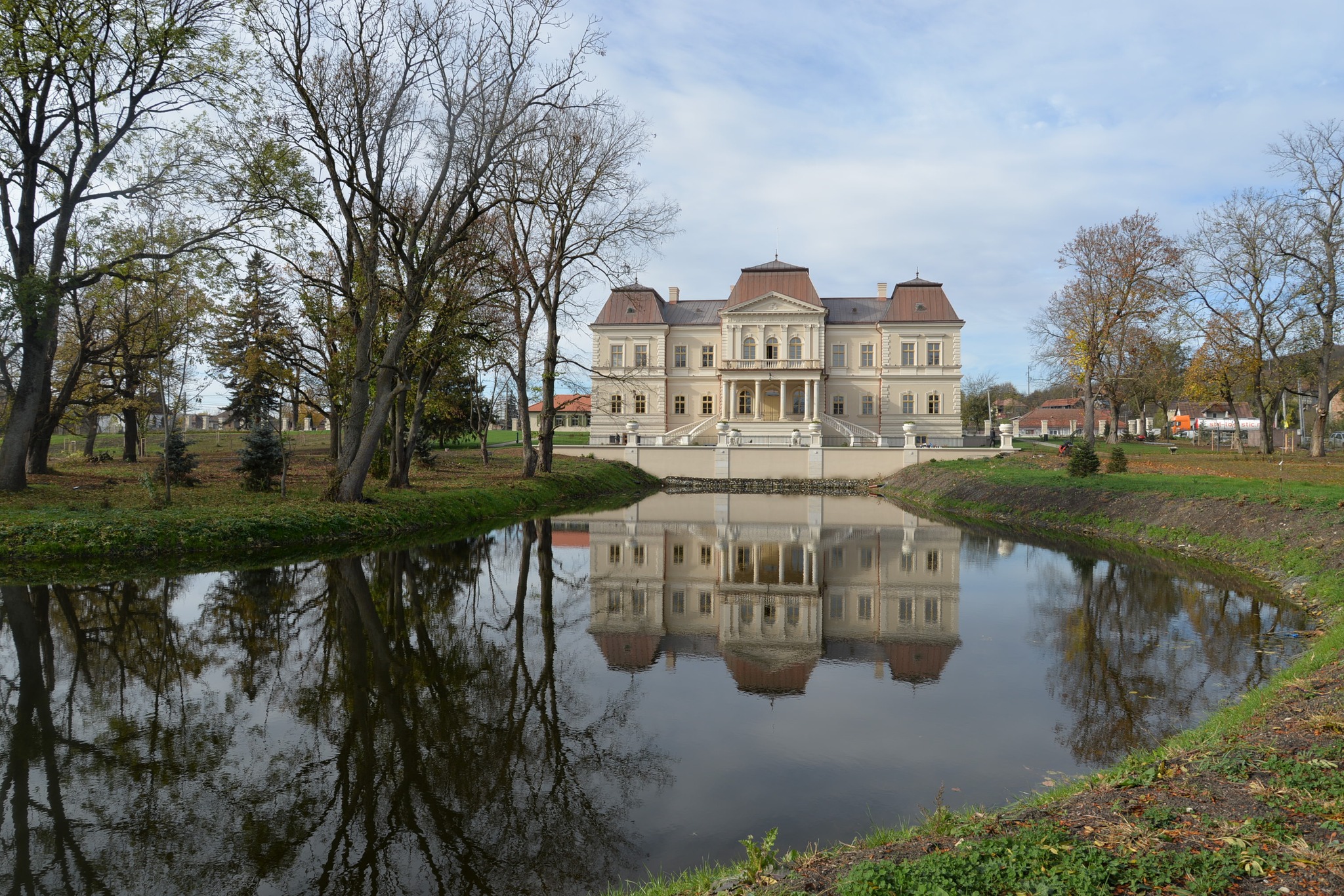 (Foto) Un nou obiectiv turistic în Cluj. Palatul Bánffy din Răscruci a fost restaurat și arată superb 1