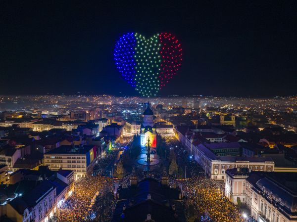 (Foto/Video) Peste 100.000 de clujeni și turiști au sărbătorit împreună Ziua Națională a României la Cluj-Napoca 4
