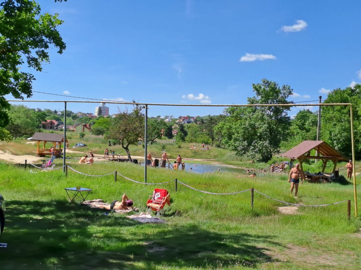 Foto Cluj. S-a deschis sezonul la Lacul Tarzan, „lacul fără fund”. Nu se plătește bilet de intrare 3