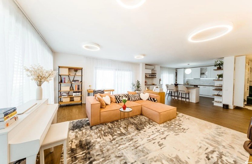 Suma pentru care a fost scos la vânzare un penthouse cu 3 camere în Cluj-Napoca: „o locuință literalmente deasupra orașului” 2
