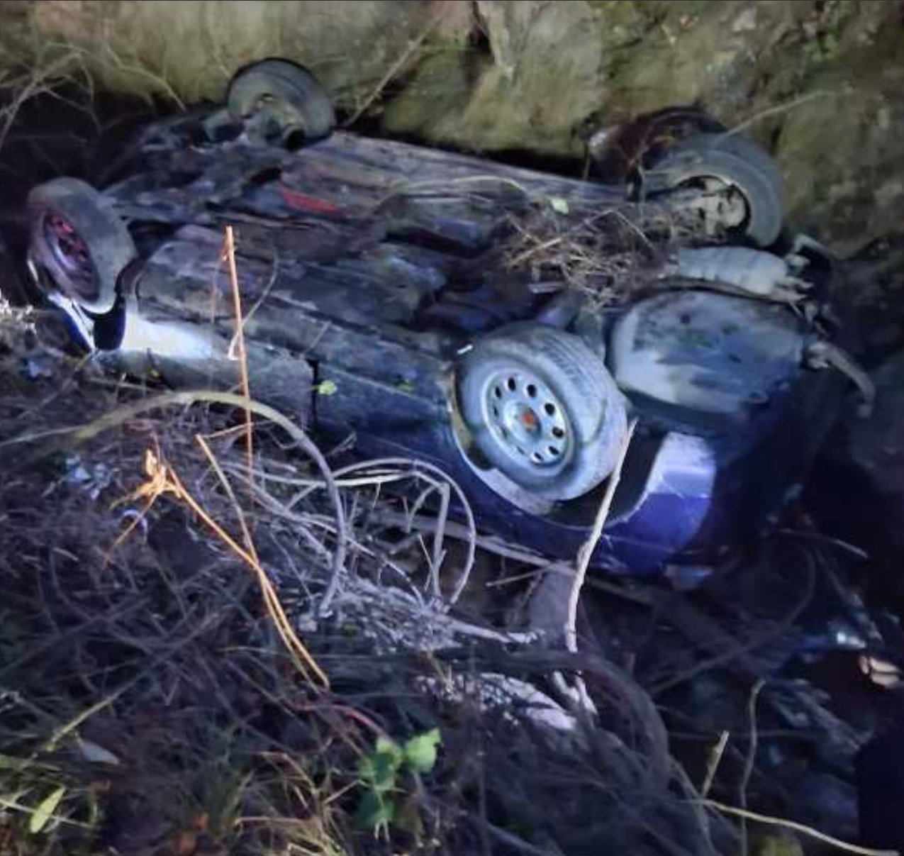 Sfârșit cumplit pentru un tânăr de 20 de ani din Cluj! A murit într-un teribil accident, după ce a căzut cu mașina în gol mai bine de 2 metri 1