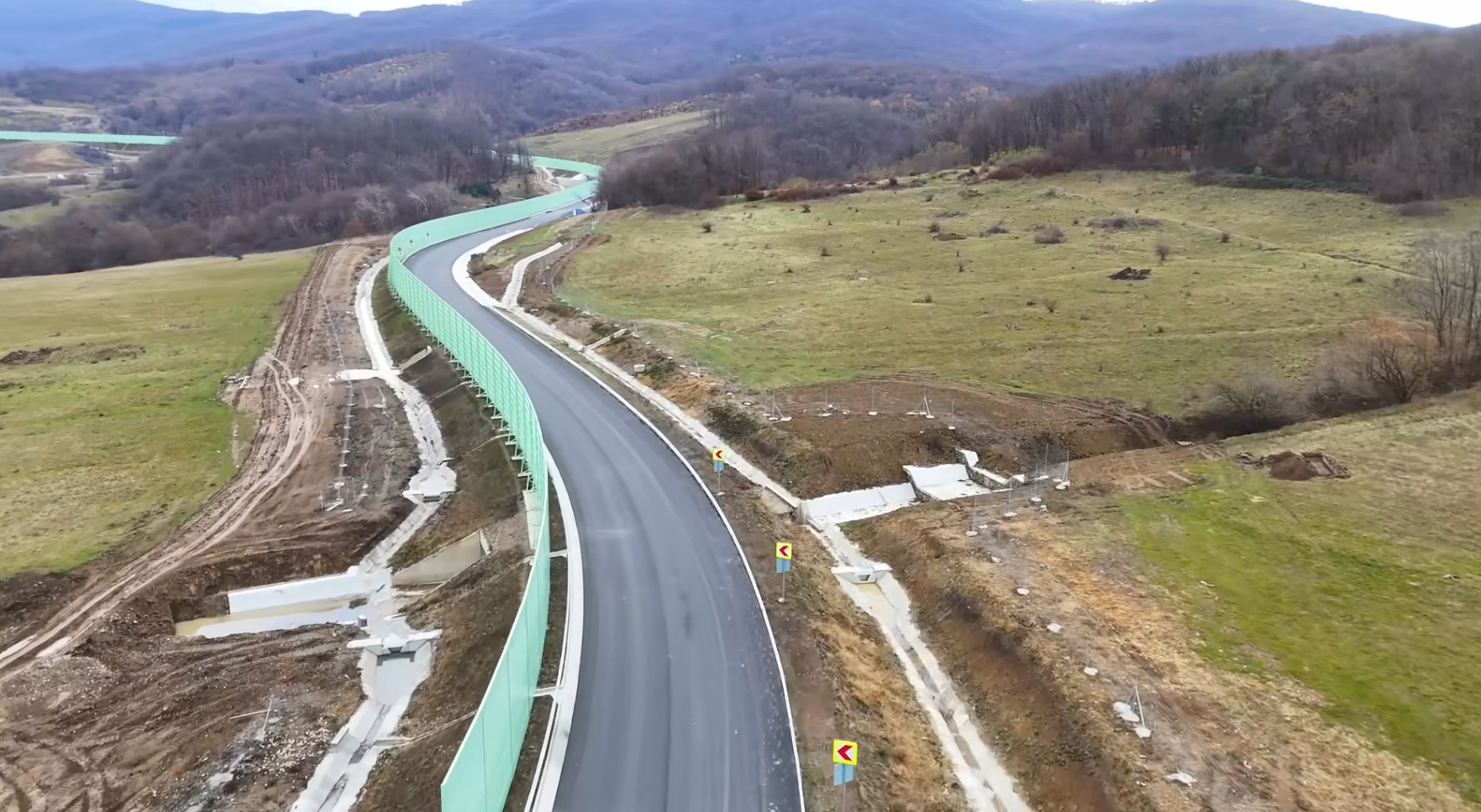 (Video) Se inaugurează în Transilvania primul drum construit de chinezi în România, cu o întârziere mare și o amendă de aproape 2 milioane de euro 1