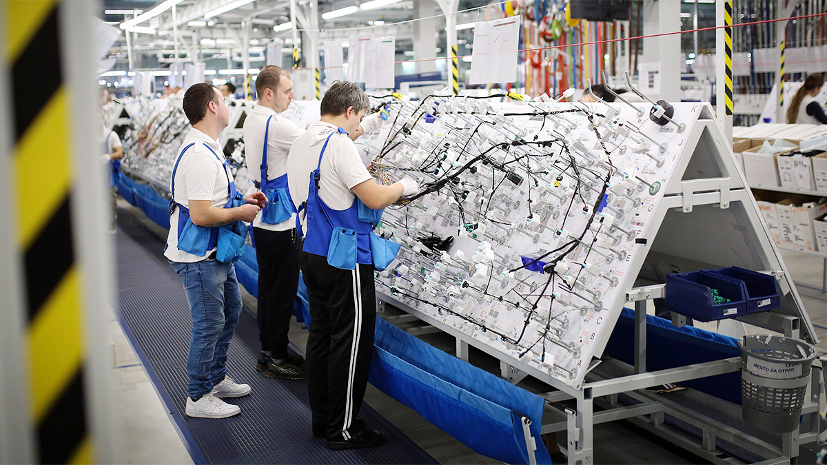 O altă fabrică din Ardeal se închide! Compania dă afară oameni și din alte fabrici. 700 de angajați rămân fără loc de muncă 1