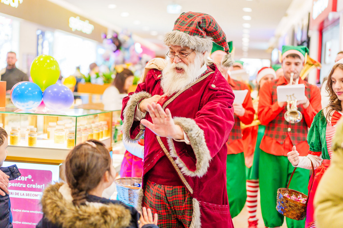 Spiritul Crăciunului se aprinde la Iulius Mall Cluj: Moș Crăciun, elfi veseli și ateliere de ursuleți pentru cei mici 1