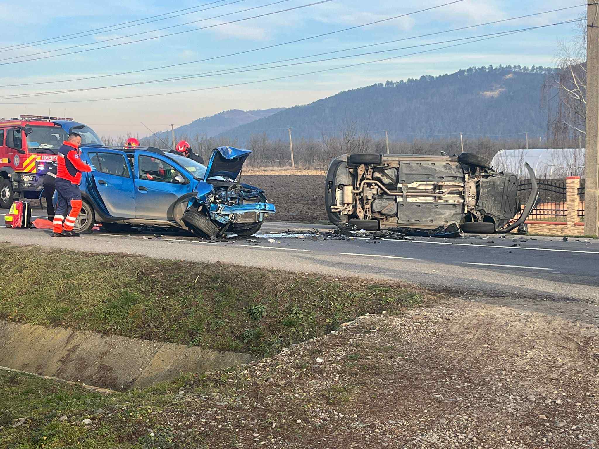 (Video) Cluj. O şoferiţă de 78 de ani a provocat un accident pe DN1C, după ce a intrat pe contrasens. 3 persoane, la spital 1