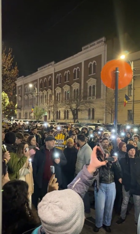 (Video) Protest la Cluj. Sute de clujeni au ieșit în stradă după documentarul Recorder pentru o justiție independentă 1