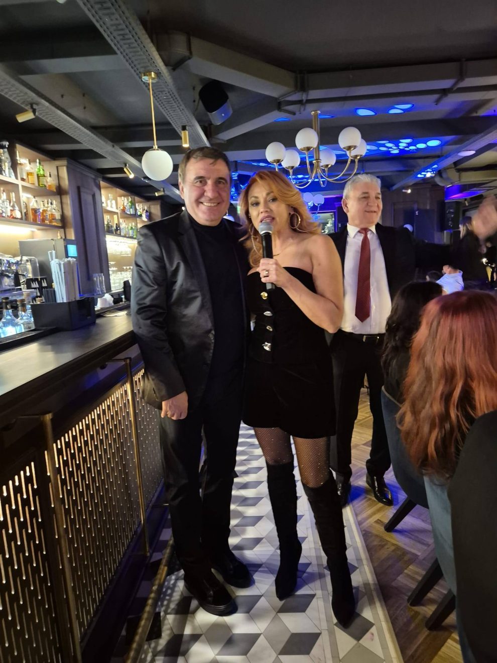 (Foto) Emil Boc, Revelion de 5 stele alături de Gică Hagi la hotelul Simonei Halep din Poiana Brașov 3