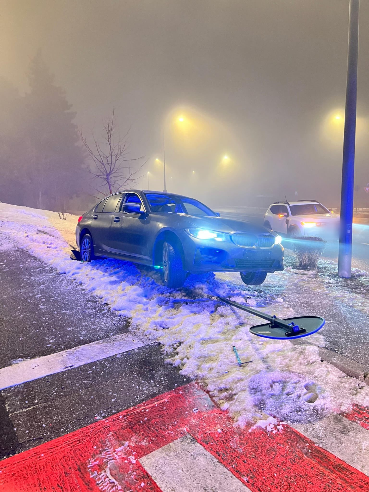 La doar 20 de ani, ruptă de beată, a condus haotic prin Cluj-Napoca și a ieșit în decor 1