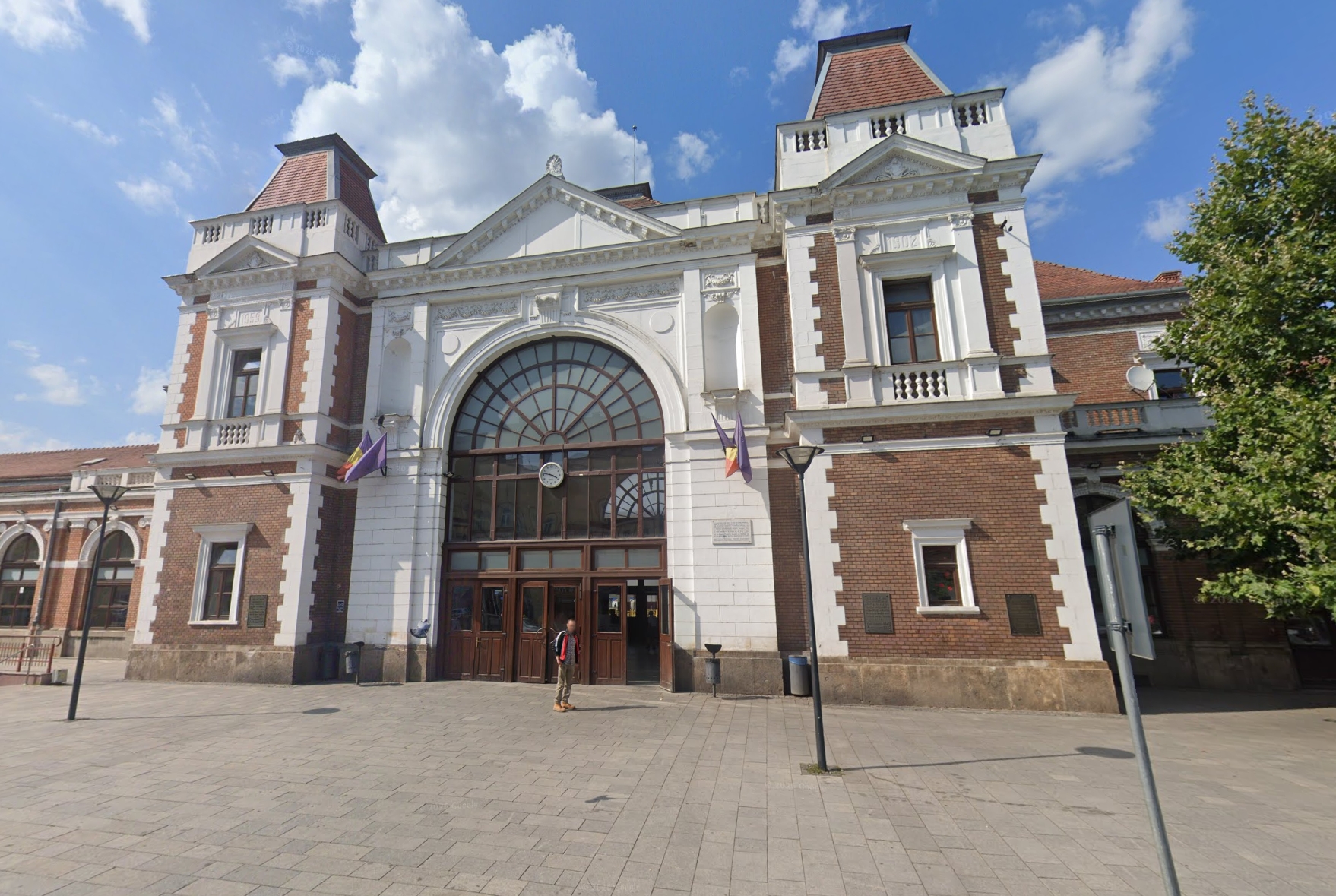 Gara Cluj-Napoca și zona de transport public din apropiere